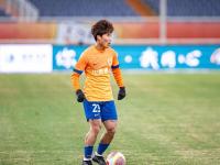 战斗英雄现身赛场，引发球迷期待