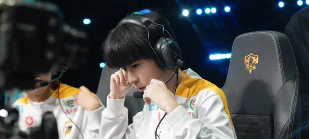 普雷斯顿-逆转狼队，取得关键胜利的简单介绍