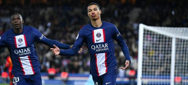 蒂姆在巴黎圣日耳曼比赛中反败为胜，大比分获胜引发热议！全场沸腾不已的简单介绍