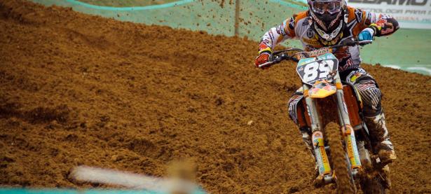 世锦赛决赛对决在即！国际米兰演练定位球，国际米兰密集防守应对的简单介绍