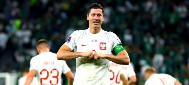 包含波兰国际队肩负重任，欲在匈牙利队中胜出的词条