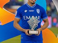 关于阿尔希拉尔足球俱乐部签下意大利后卫的信息