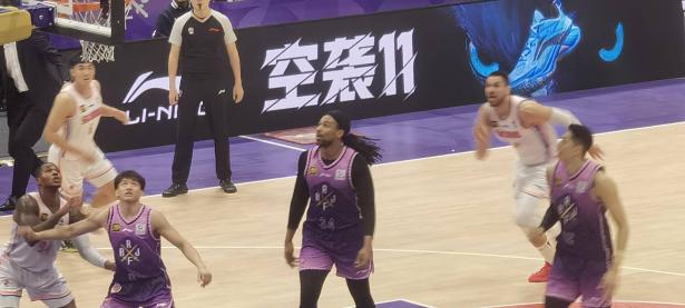 紧追不舍！西南城市球队以进攻晋级领先的简单介绍